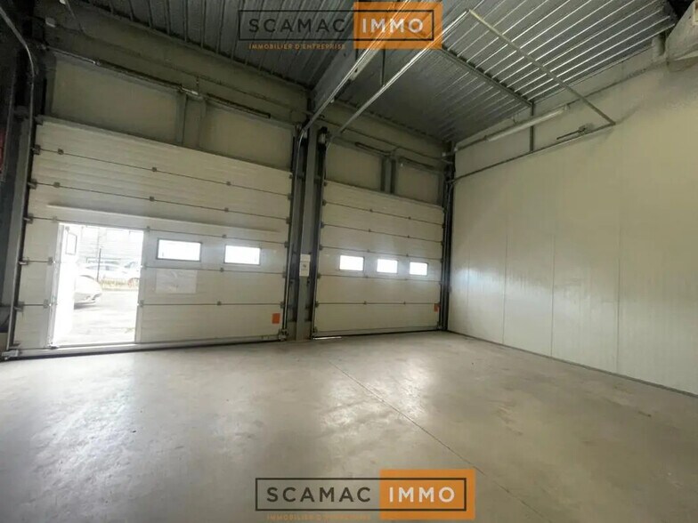 Local d'activités dans Guibeville à vendre - Photo de l’immeuble – Image 2 sur 8
