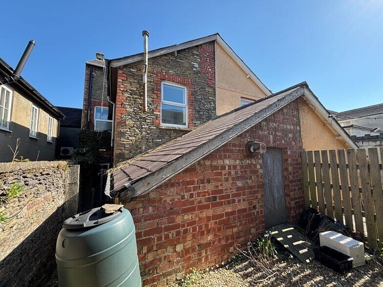 42 Rhosmaen St, Llandeilo à vendre - Photo de l’immeuble – Image 2 sur 7