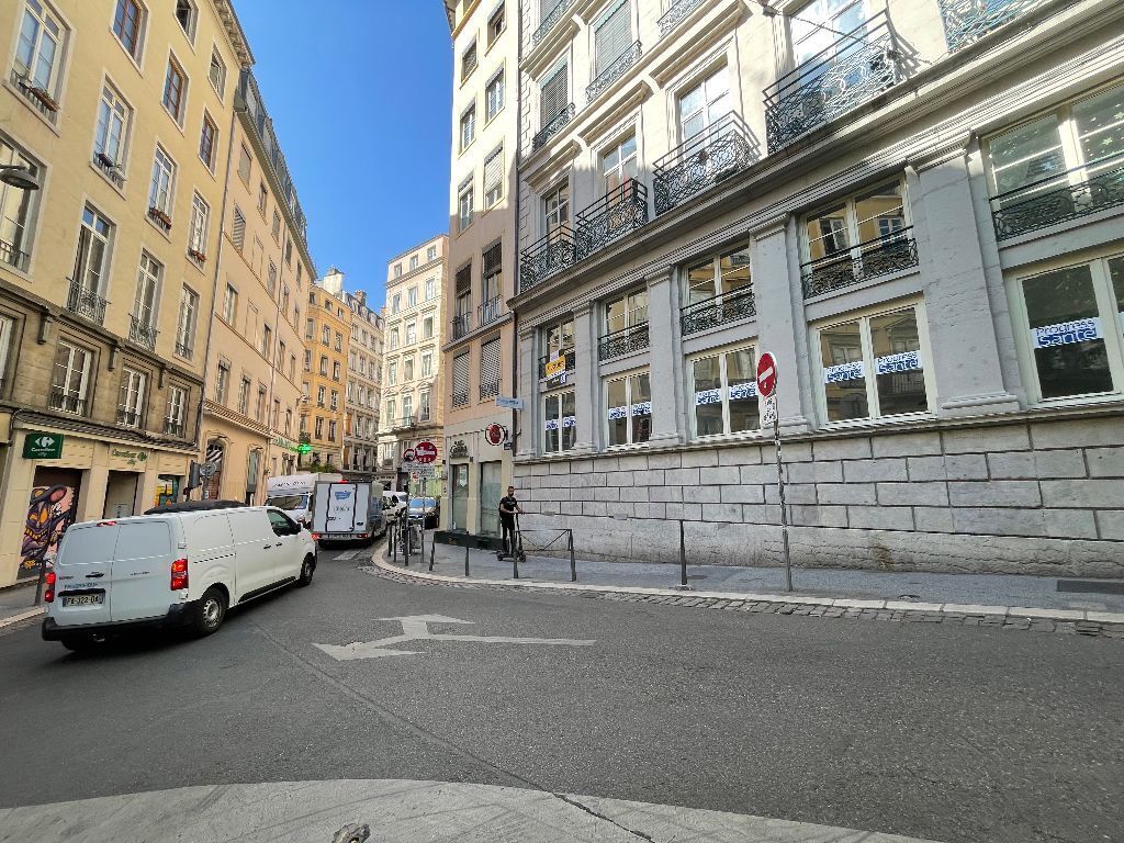 11 Place Croix-Paquet, Lyon à louer Photo de l’immeuble– Image 1 sur 7