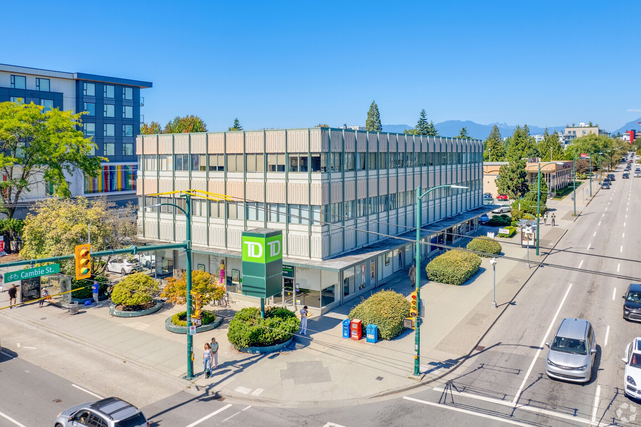5655 Cambie St, Vancouver, BC à louer Photo principale– Image 1 sur 9