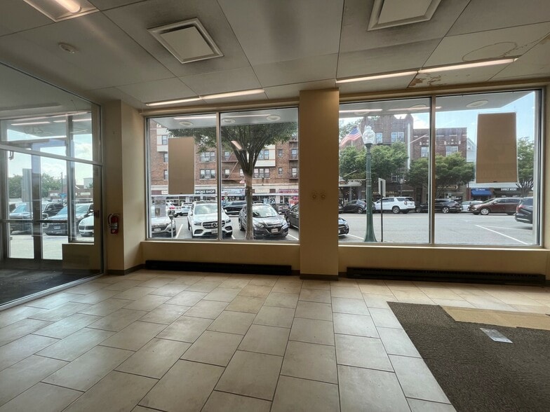221 Mamaroneck Ave, Mamaroneck, NY à louer - Photo principale – Image 1 sur 5