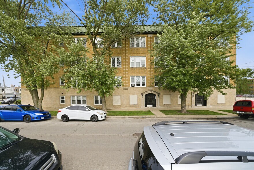 4057 W School St, Chicago, IL à vendre - Photo de l’immeuble – Image 2 sur 28