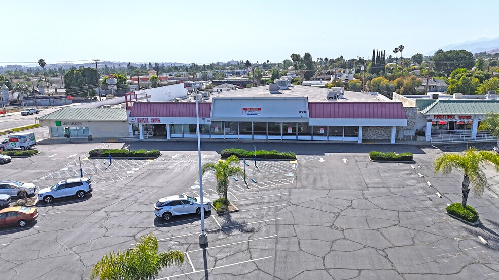 625 E Foothill Blvd, Pomona, CA à louer - Photo de l’immeuble – Image 2 sur 6