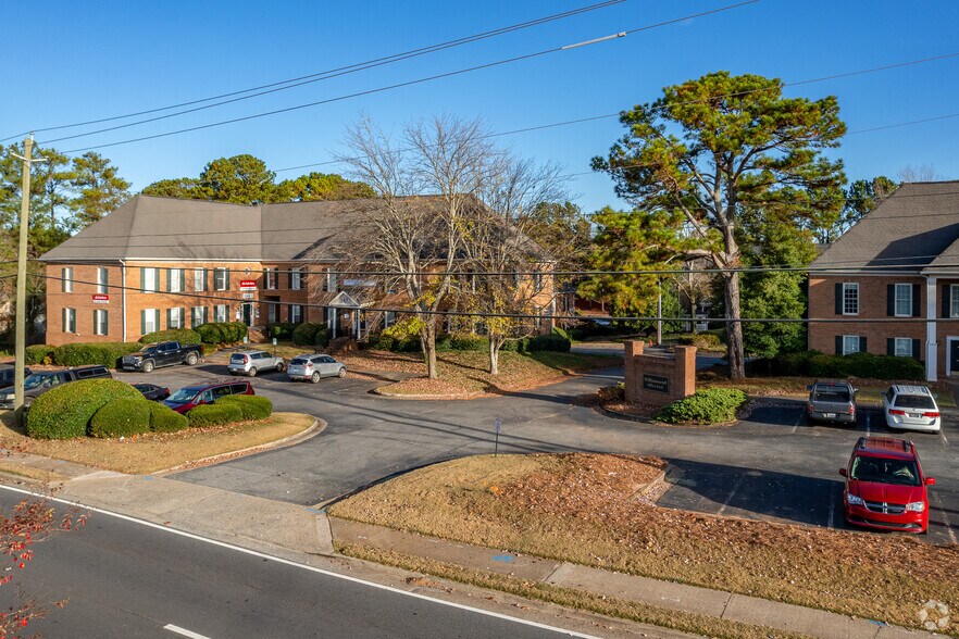 2623 Sandy Plains Rd, Marietta, GA à louer - Photo de l’immeuble – Image 2 sur 9
