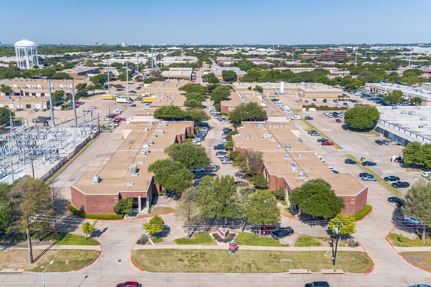 681 N Plano Rd, Richardson, TX à louer - Photo de l’immeuble – Image 3 sur 7