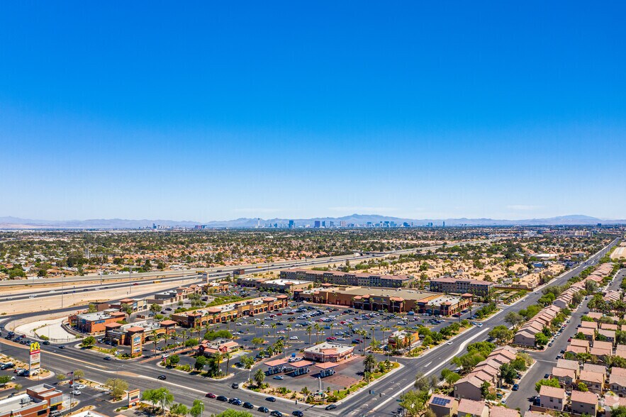 7131-7171 W Craig Rd, Las Vegas, NV à louer - Photo de l’immeuble – Image 2 sur 6