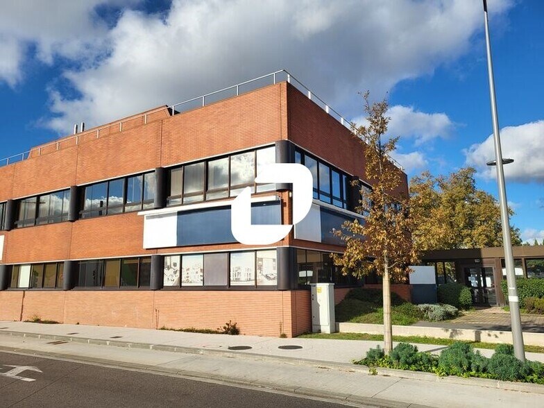 Bureau dans Mérignac à louer - Photo de l’immeuble – Image 1 sur 16