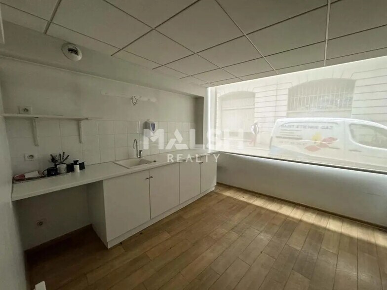 Local commercial dans Saint-Étienne à louer - Photo de l’immeuble – Image 3 sur 7
