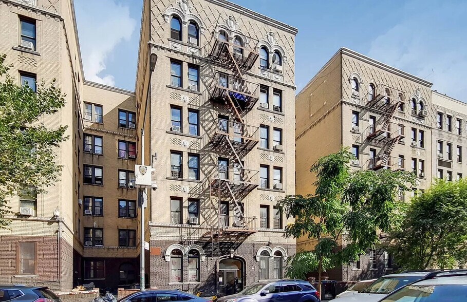 2710 Morris Ave, Bronx, NY à vendre - Photo de l’immeuble – Image 2 sur 10