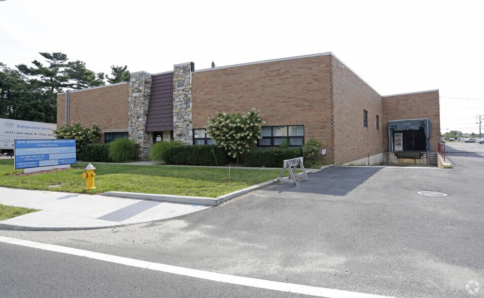 599-601 Albany Ave, Amityville, NY à louer - Photo de l’immeuble – Image 2 sur 21