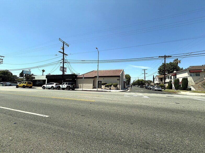 12431 Oxnard St, North Hollywood, CA à louer - Photo de l’immeuble – Image 1 sur 5