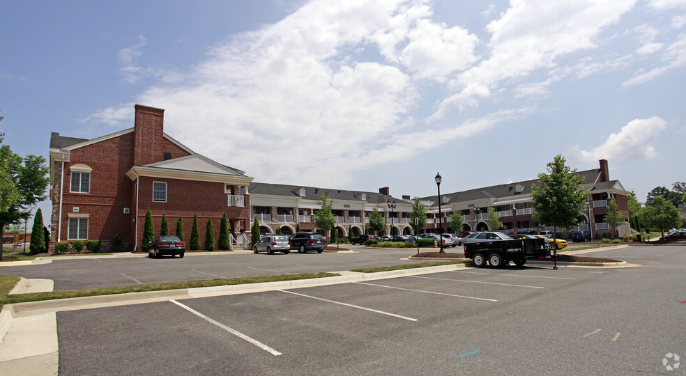4000-4008 Genesee Pl, Woodbridge, VA à louer - Photo de l’immeuble – Image 1 sur 10