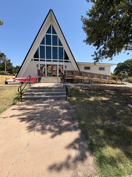 720 N Westlink Ave, Wichita, KS à louer - Photo principale – Image 1 sur 9