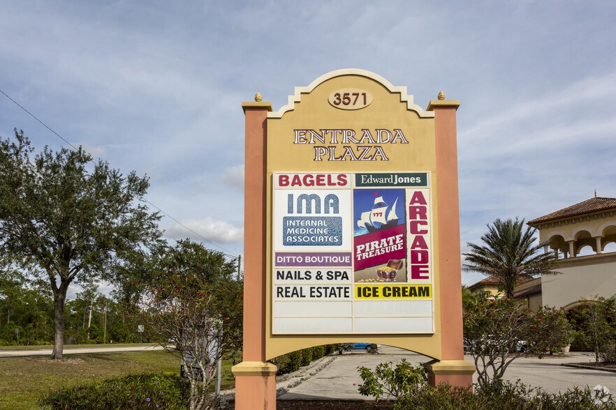 3571 Del Prado Blvd, Cape Coral, FL à louer - Photo de l’immeuble – Image 2 sur 4