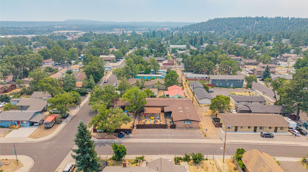 2025 N East St, Flagstaff, AZ à vendre - Photo de l’immeuble – Image 2 sur 5