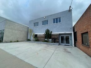 122 Penn St, El Segundo, CA à louer Photo intérieure– Image 1 sur 8
