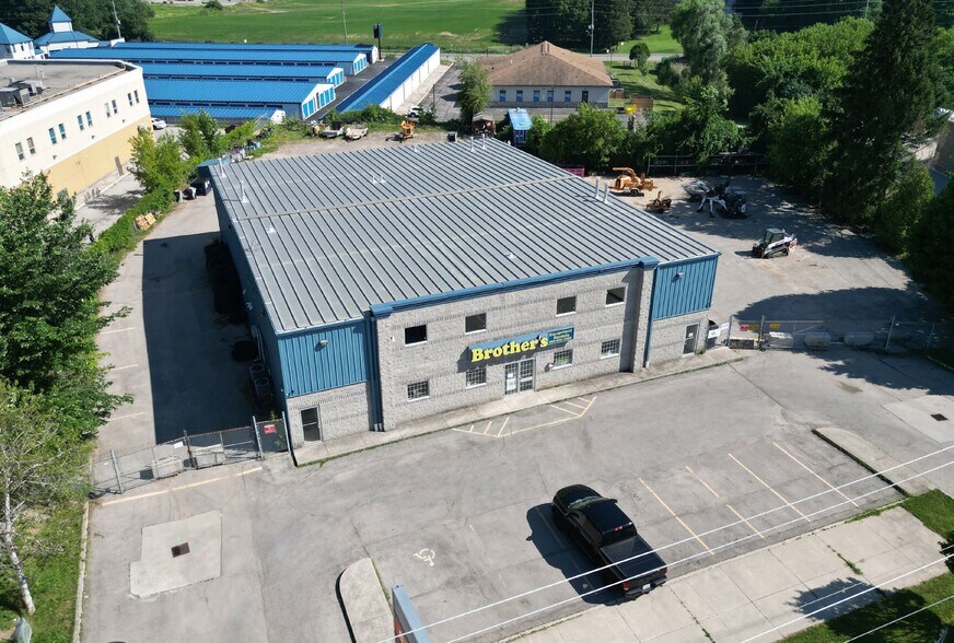 1154 Wilson St W, Hamilton, ON à louer - Aérien – Image 2 sur 10