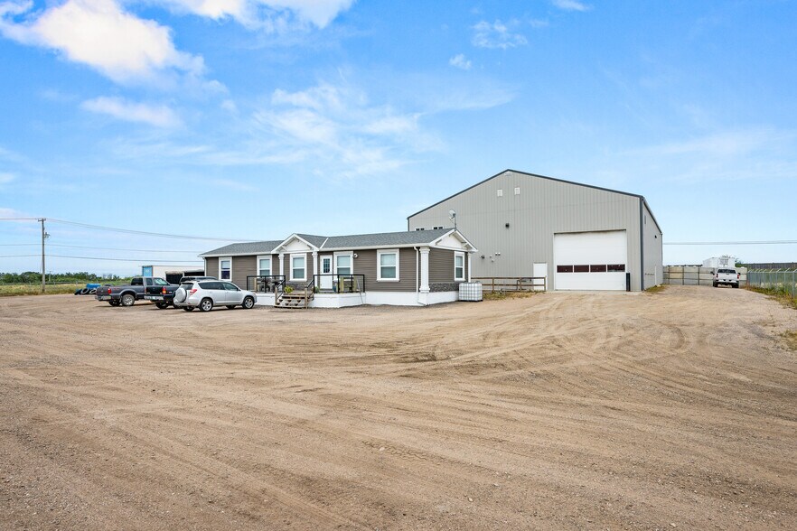 3807 9th St, Lloydminster, SK à vendre - Photo principale – Image 1 sur 40