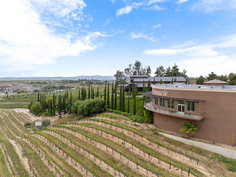 40620 Calle Contento, Temecula, CA à vendre - Photo de l’immeuble – Image 3 sur 52