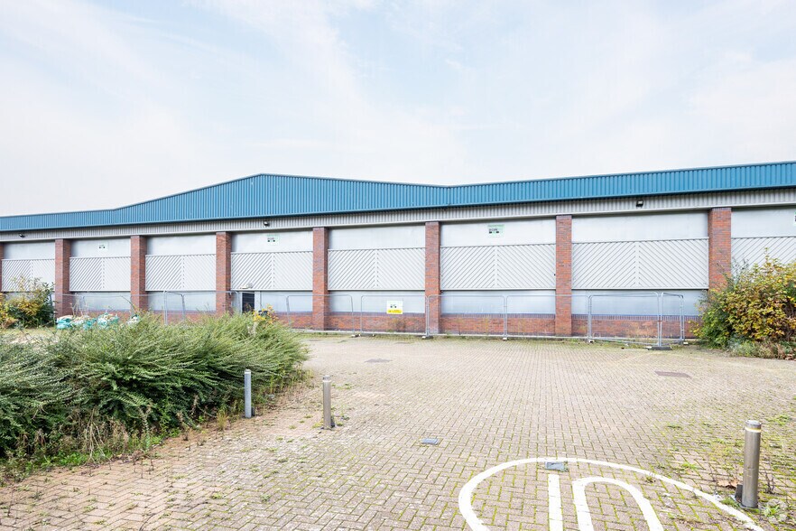 New Courtwick Ln, Littlehampton à louer - Photo de l’immeuble – Image 3 sur 3