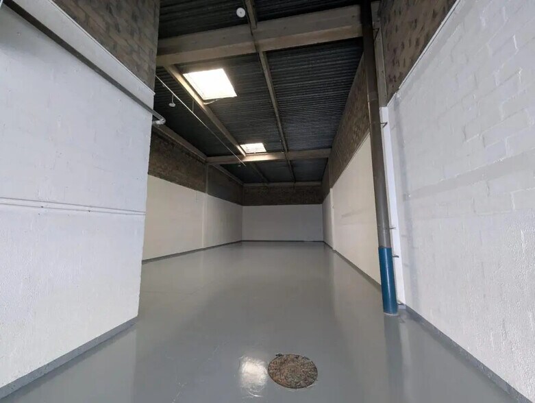 86-114 Avenue Louis Roche, Gennevilliers à louer - Photo de l’immeuble – Image 1 sur 14