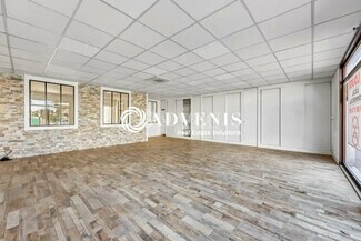 Plus de détails pour Local commercial à louer