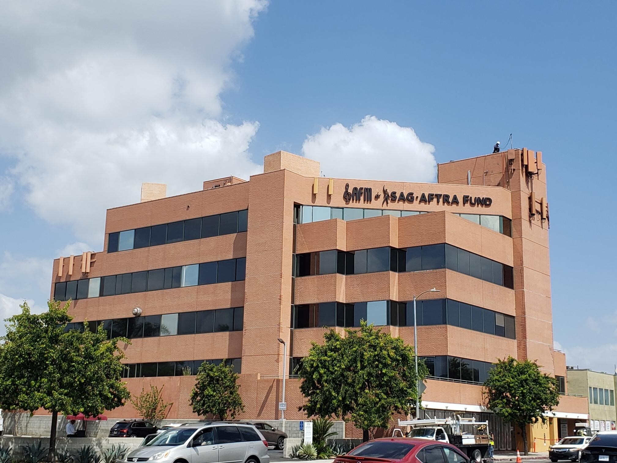 4705 Laurel Canyon Blvd, Studio City, CA à louer Photo principale– Image 1 sur 9