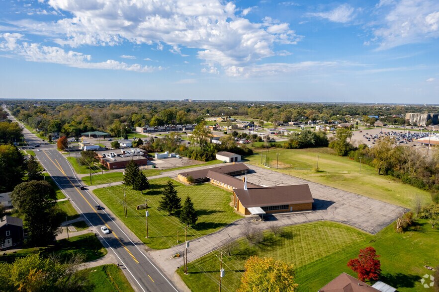 4075 E Atherton Rd, Burton, MI à vendre - Aérien – Image 3 sur 7