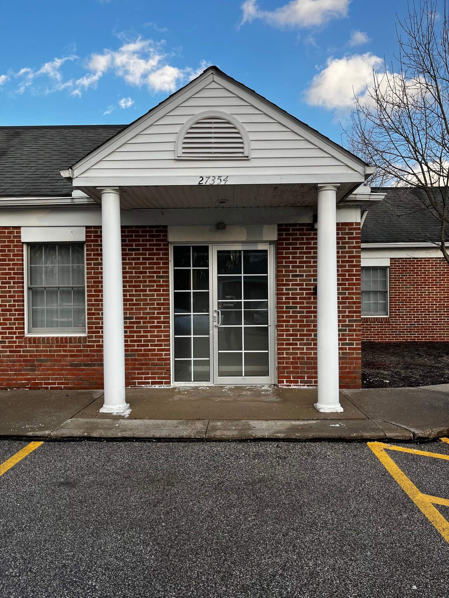 27350-27358 Center Ridge Rd, Westlake, OH à louer Photo principale– Image 1 sur 8