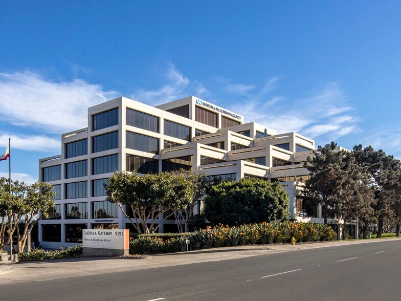9191 Towne Centre Dr, San Diego, CA à louer - Photo principale – Image 1 sur 24