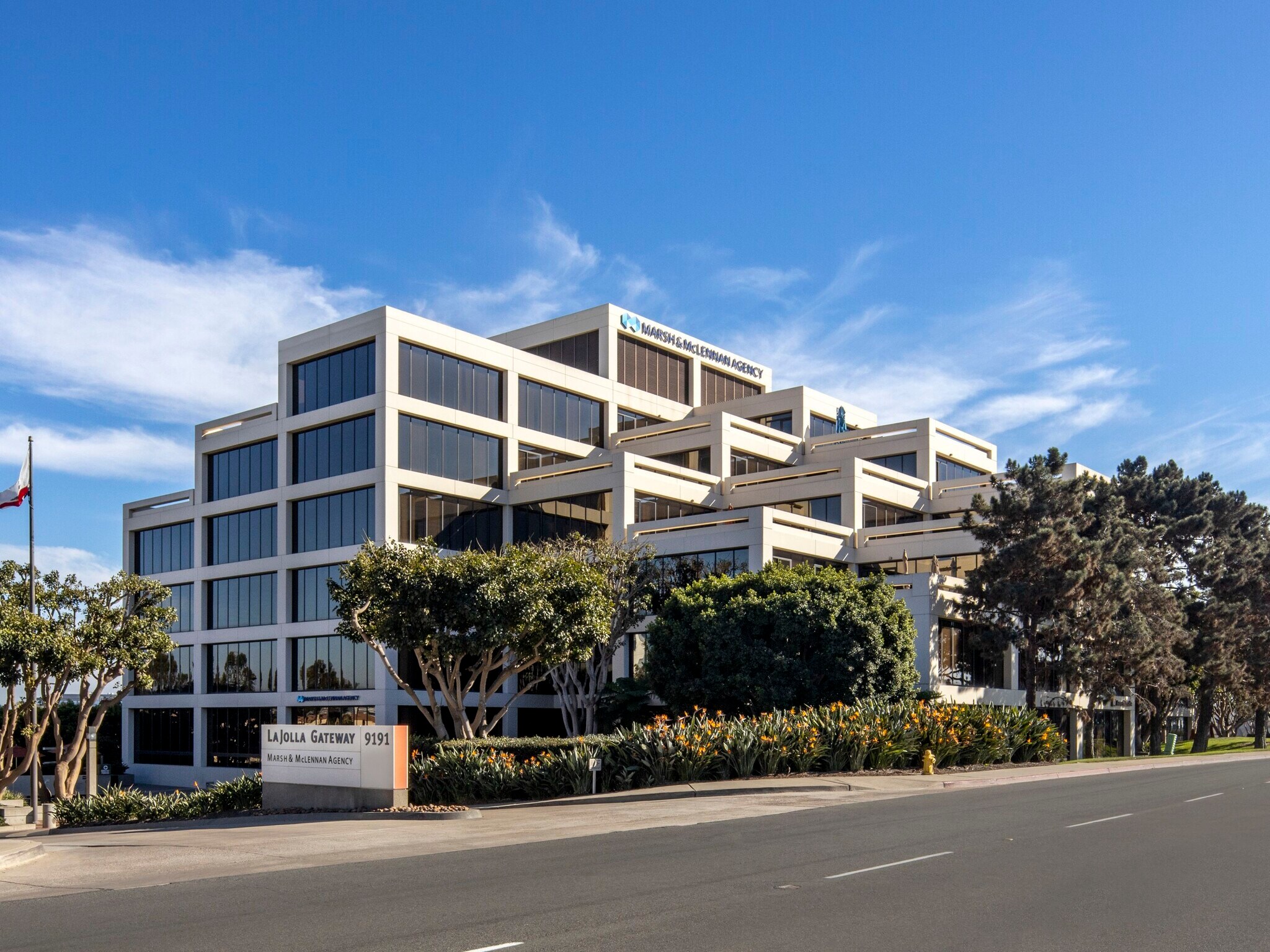 9191 Towne Centre Dr, San Diego, CA à louer Photo principale– Image 1 sur 25