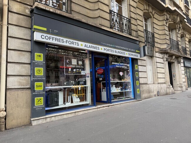 Plus de détails pour Local commercial à vendre