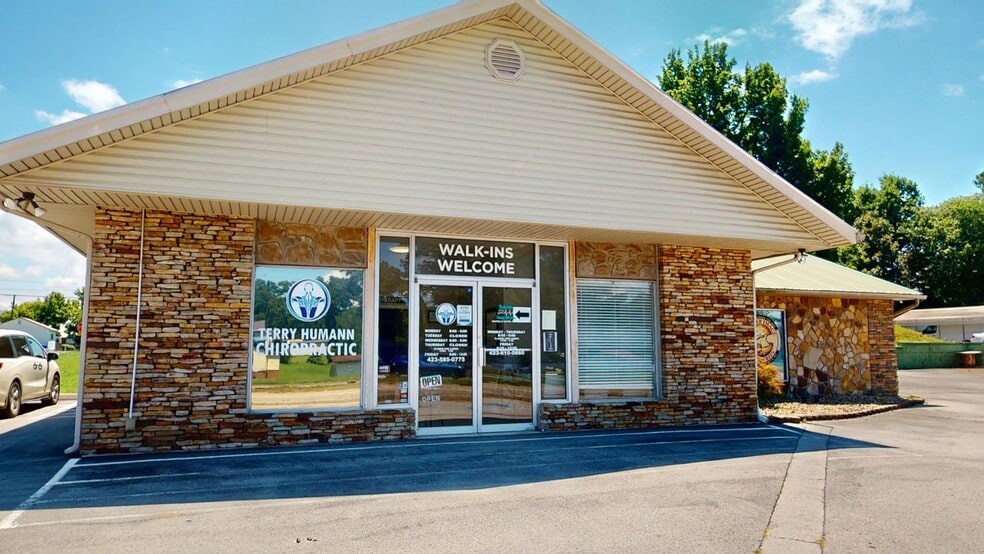 2024 E Andrew Johnson Hwy, Morristown, TN à louer - Photo principale – Image 1 sur 9