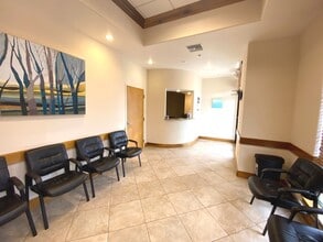 14131 Metropolis Ave, Fort Myers, FL à louer Photo intérieure– Image 2 sur 7