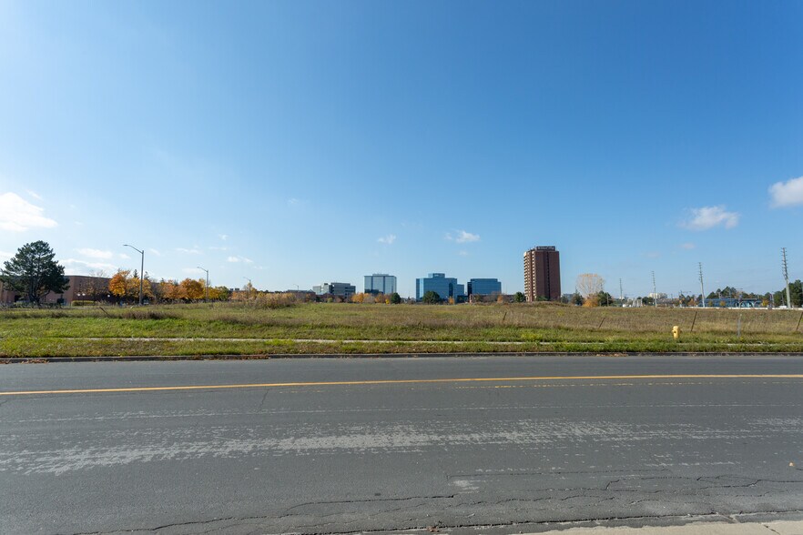 55 E Valhalla Dr, Markham, ON à vendre - Photo de l’immeuble – Image 3 sur 5