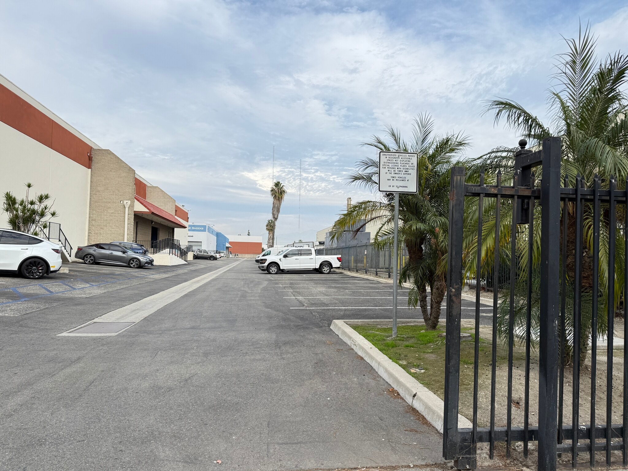 14245 Lomitas Ave, City Of Industry, CA à louer Photo intérieure– Image 1 sur 8