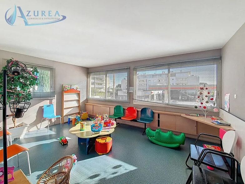 Bureau dans Saint-Laurent-du-Var à vendre - Photo intérieure – Image 2 sur 7