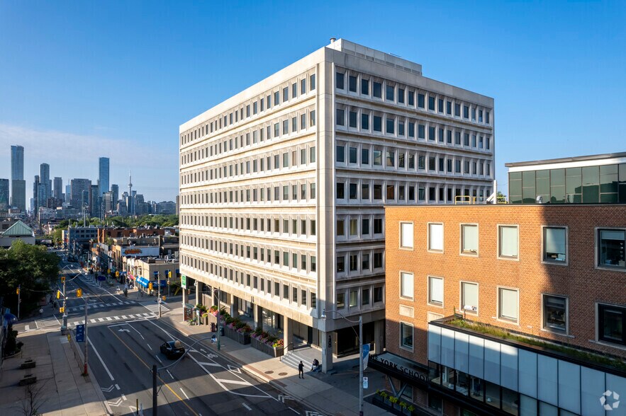 1300 Yonge St, Toronto, ON à louer - Photo de l’immeuble – Image 3 sur 6