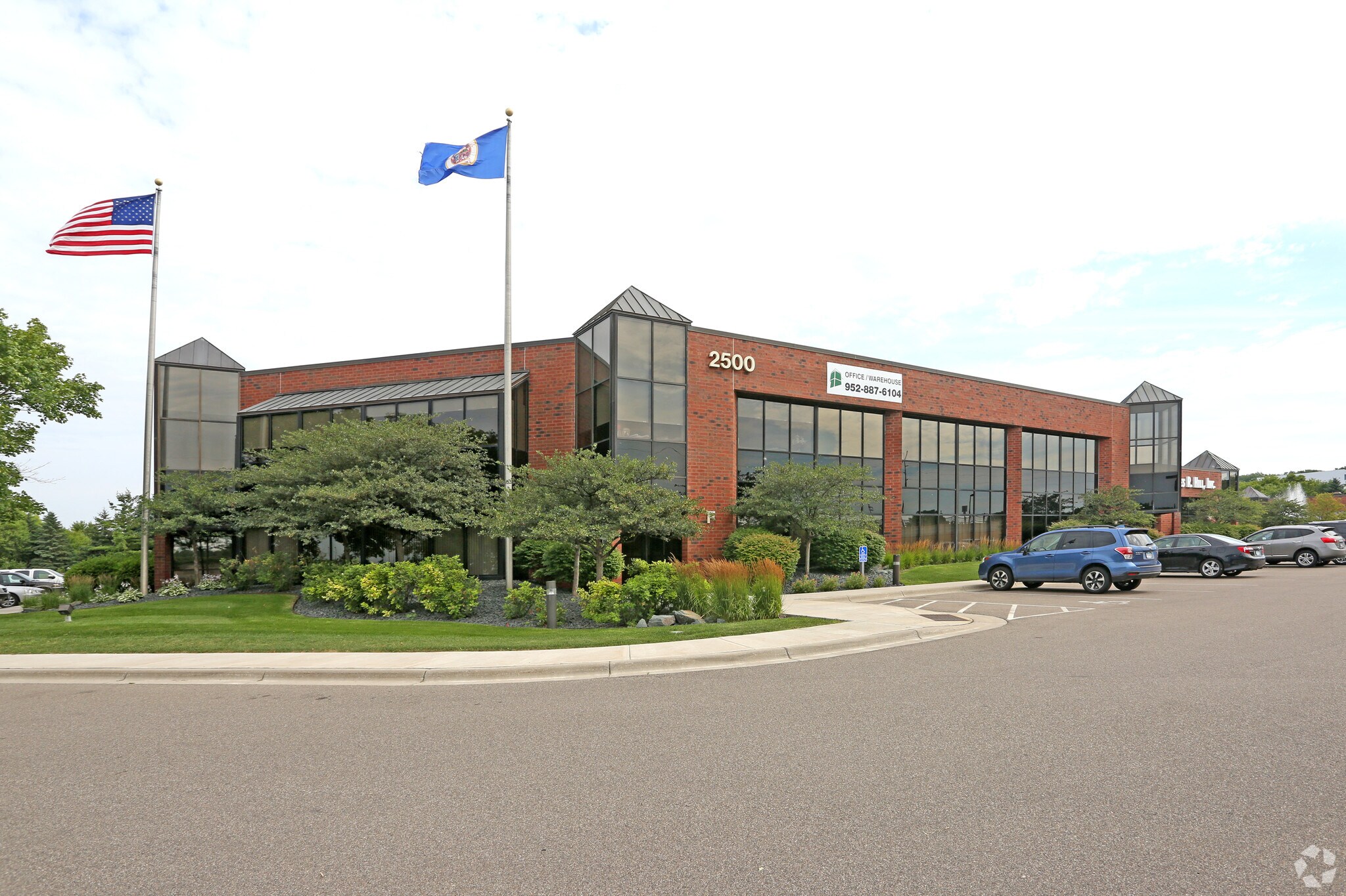 2500 Cr-42 W, Burnsville, MN à vendre Photo de l’immeuble– Image 1 sur 8