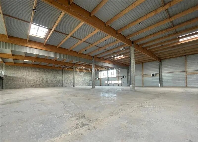 Local d'activités dans Tremblay-en-France à vendre Photo de l’immeuble– Image 1 sur 9