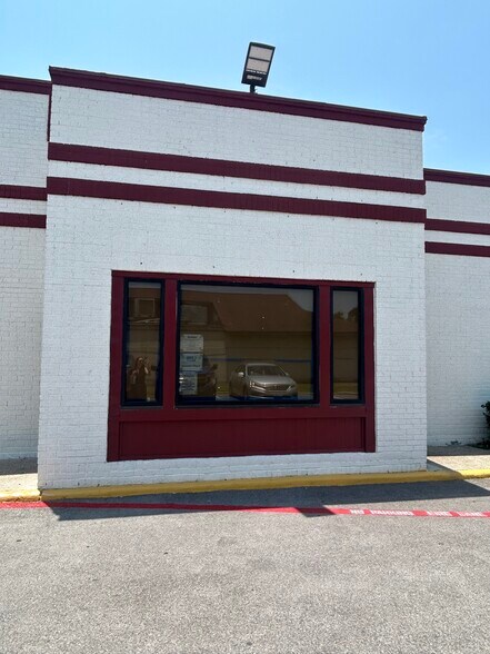 3028 Farm to Market Road 365, Nederland, TX à louer - Photo de l’immeuble – Image 3 sur 4