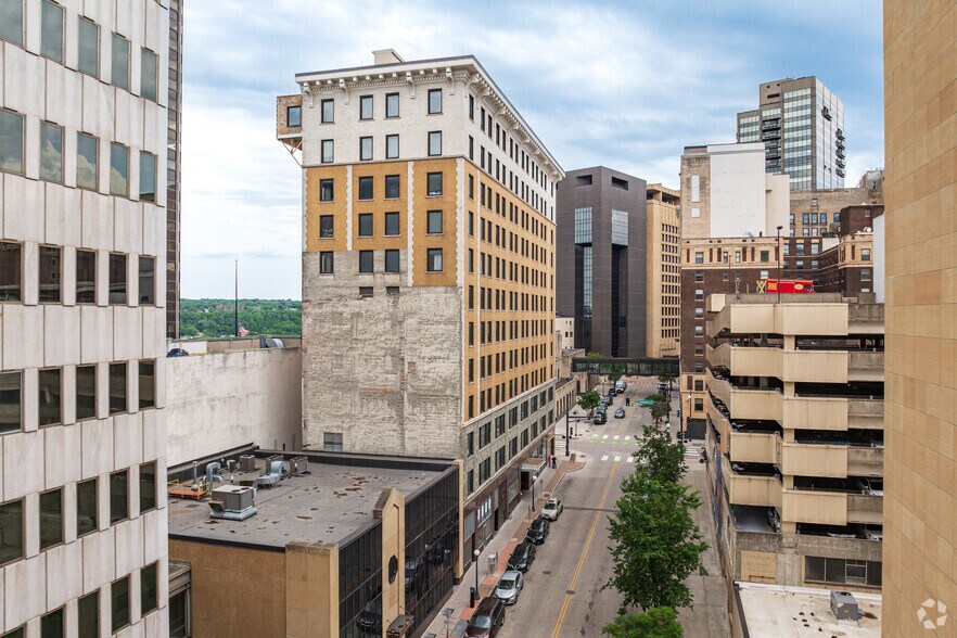 10 4th St E, Saint Paul, MN à louer - Photo de l’immeuble – Image 3 sur 14