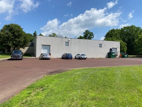 441 Industrial Dr, North Wales, PA à louer Photo de l’immeuble– Image 1 sur 7