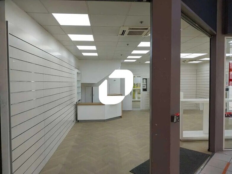 Local commercial dans Juvignac à louer - Photo de l’immeuble – Image 2 sur 7