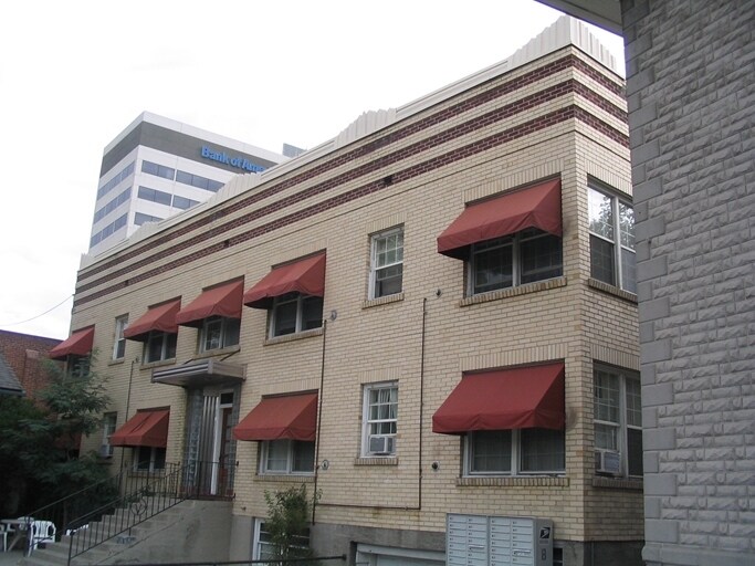 480 S Sierra St, Reno, NV à vendre - Photo de l’immeuble – Image 2 sur 2