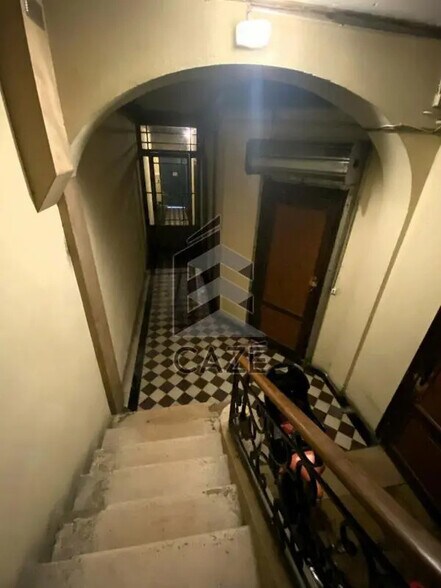 Bureau dans Bordeaux à vendre - Hall d’entrée – Image 2 sur 5