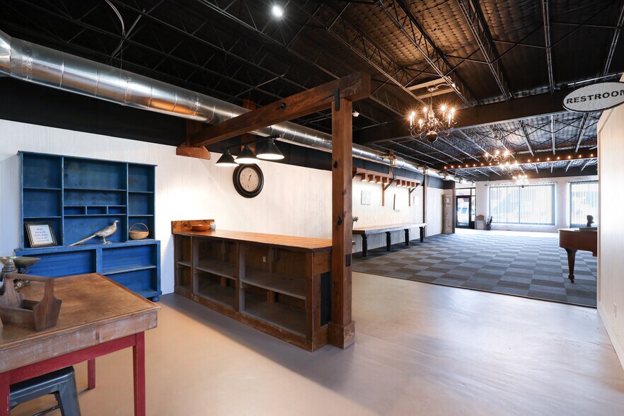 11 N Sage St, Toccoa, GA à louer - Photo de l’immeuble – Image 1 sur 10