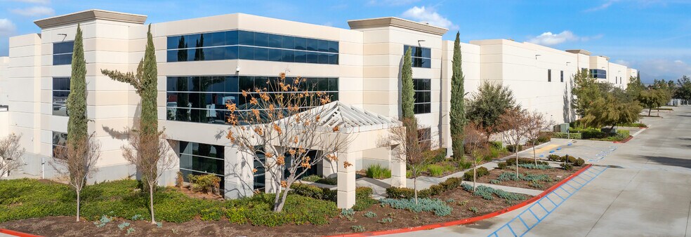 3900 Indian Ave, Perris, CA à louer - Photo de l’immeuble – Image 1 sur 2