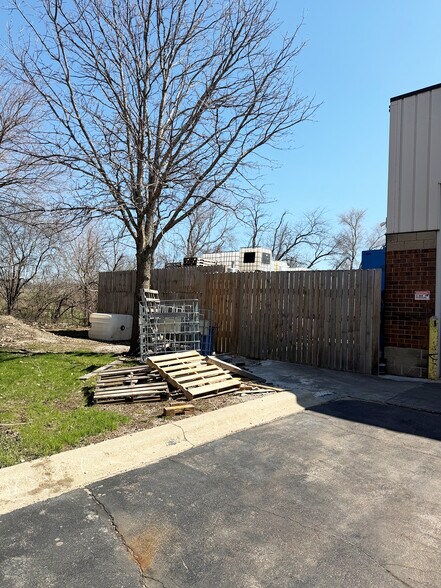 380 Production Dr, South Elgin, IL à vendre - Photo de l’immeuble – Image 3 sur 10