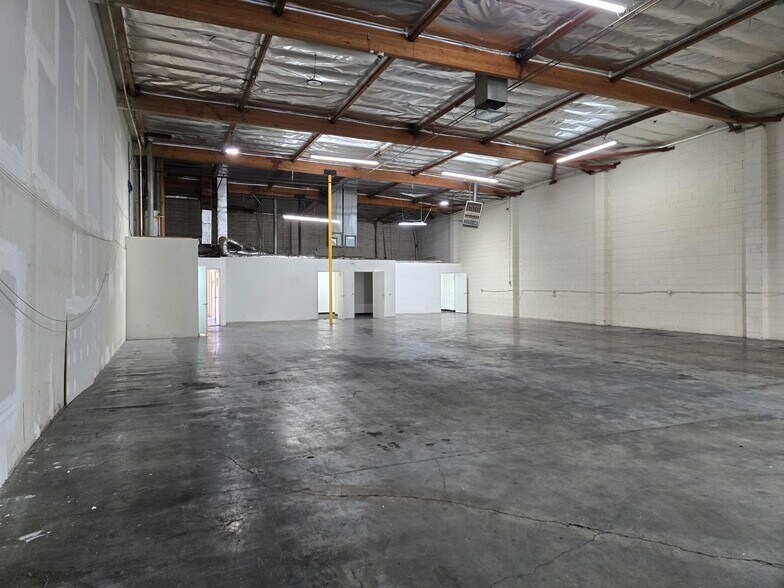 8831-8833 Shirley Ave, Northridge, CA à louer - Photo de l’immeuble – Image 2 sur 3